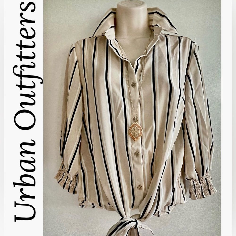 Urban Outfitters Lumiere Blouse Size Small NWT - Picture 2 of 7